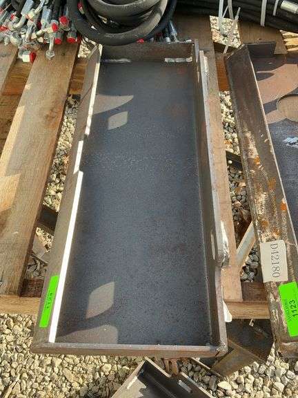 Mini skid steer plate attachment image