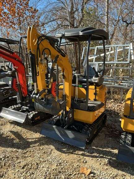 QK 18 R mini excavator image