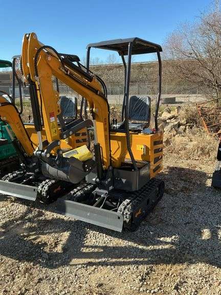 MX12R mini excavator image