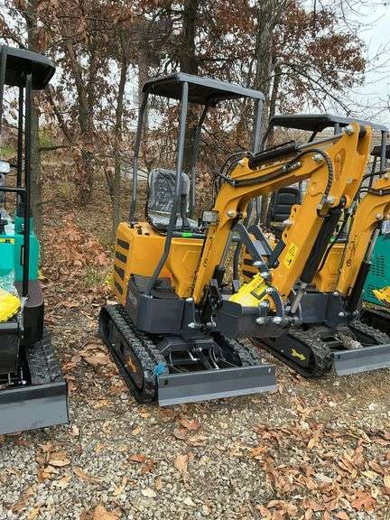 MX12R mini excavator image