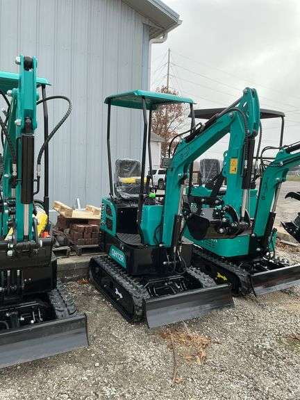 QH12R Mini excavator image