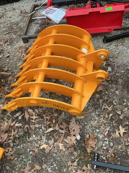 CAT 305 32” Attachment image