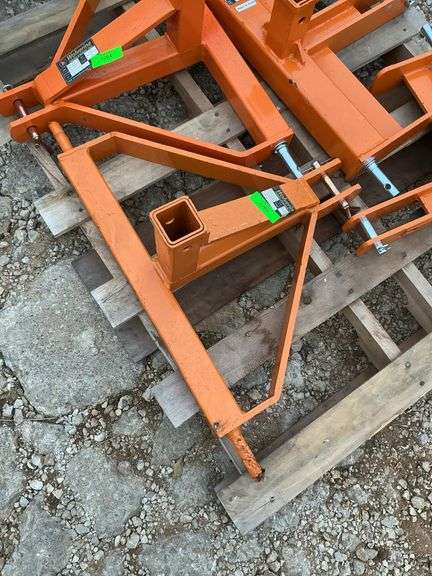 QC 4-26-1 5.7 G Three point receiver hitch image