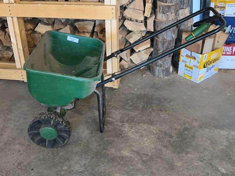 Scotts SpeedyGreen 2000 Broadcast Spreader image