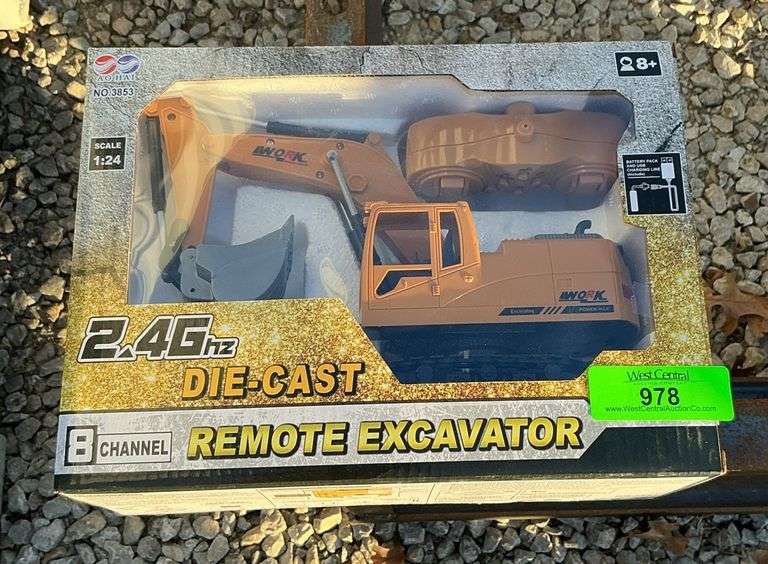 Diecast remote excavator image