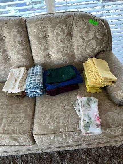 Hand towels and napkins image