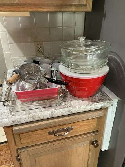 Mugs, Glass Bowls, Baking Dishes and Serving Pieces image