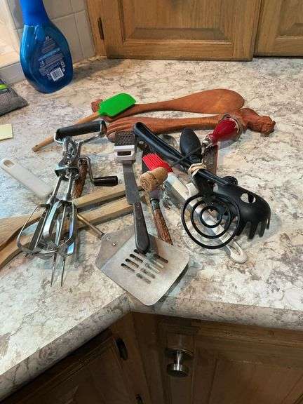 Collection of Kitchen Utensils image