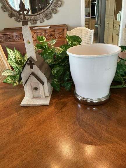 Church and small wastebasket image