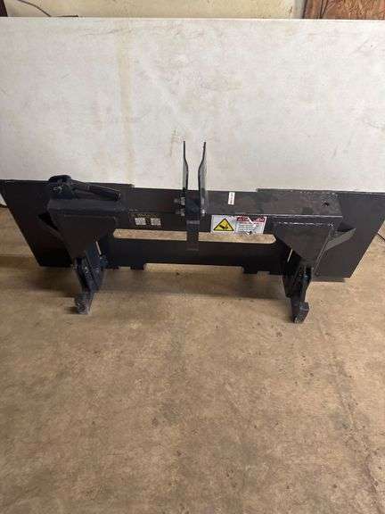 3 Point Quick Tach missing handle and rod snapped on one side damaged in shipping easily fixed with rod and tubing image