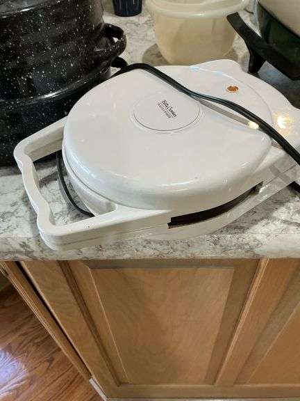 Betty Crocker Electric Skillet, Waffle Maker & Roasting Pan Lot image