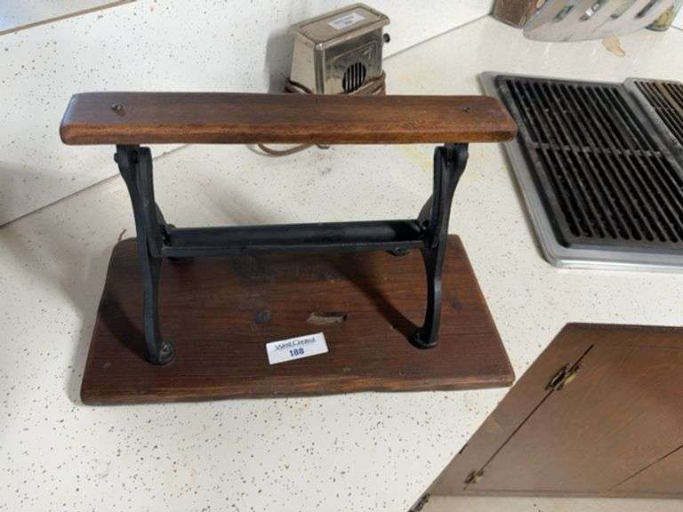 Cast iron paper towel holder Wall Mount