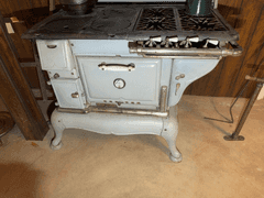 Roesch Enamel Range Co. Cast Iron Stove