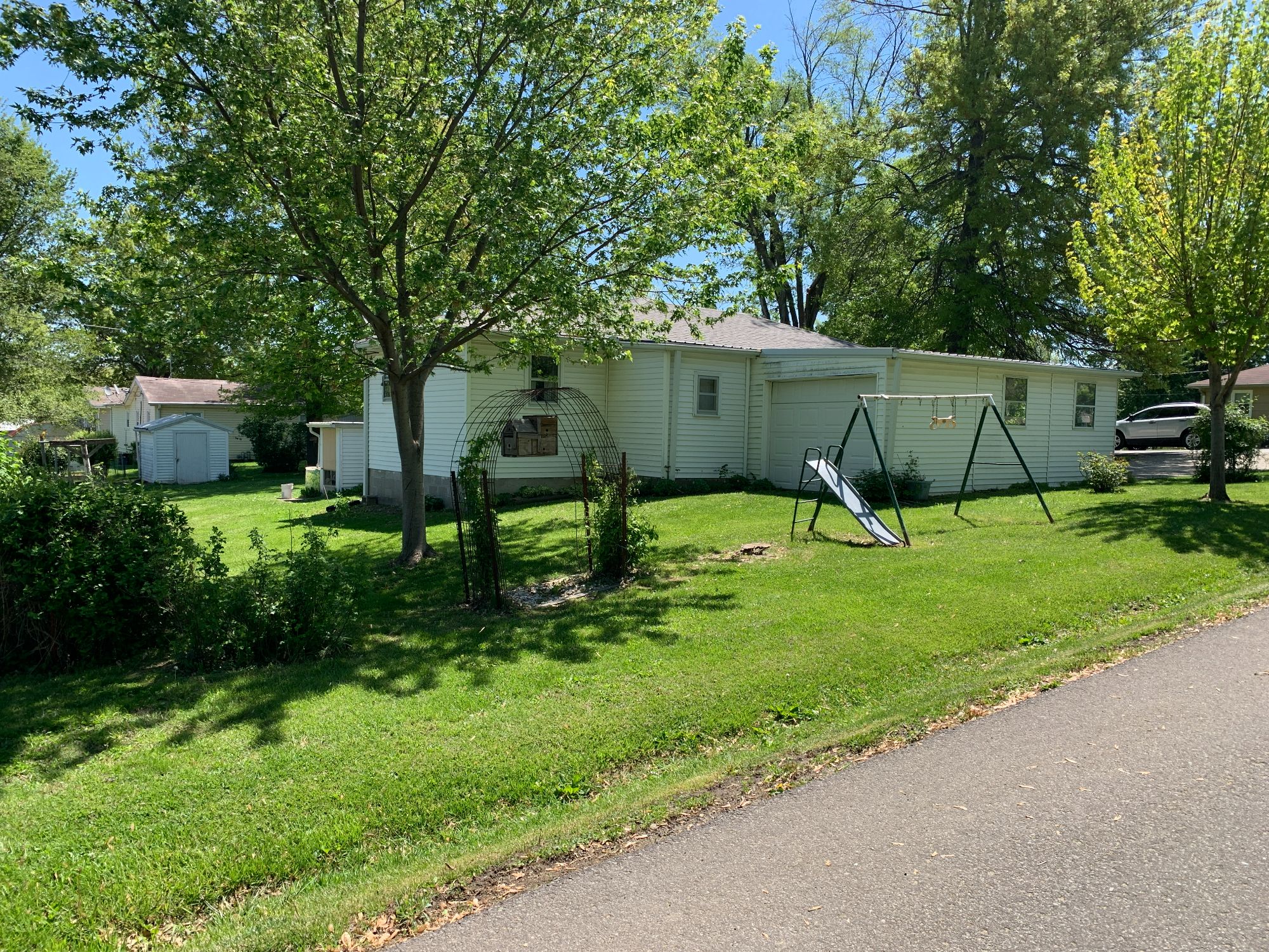 Lot image 83