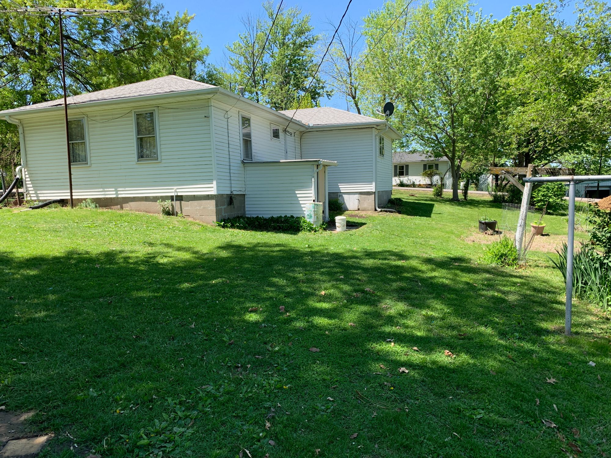 Lot image 84
