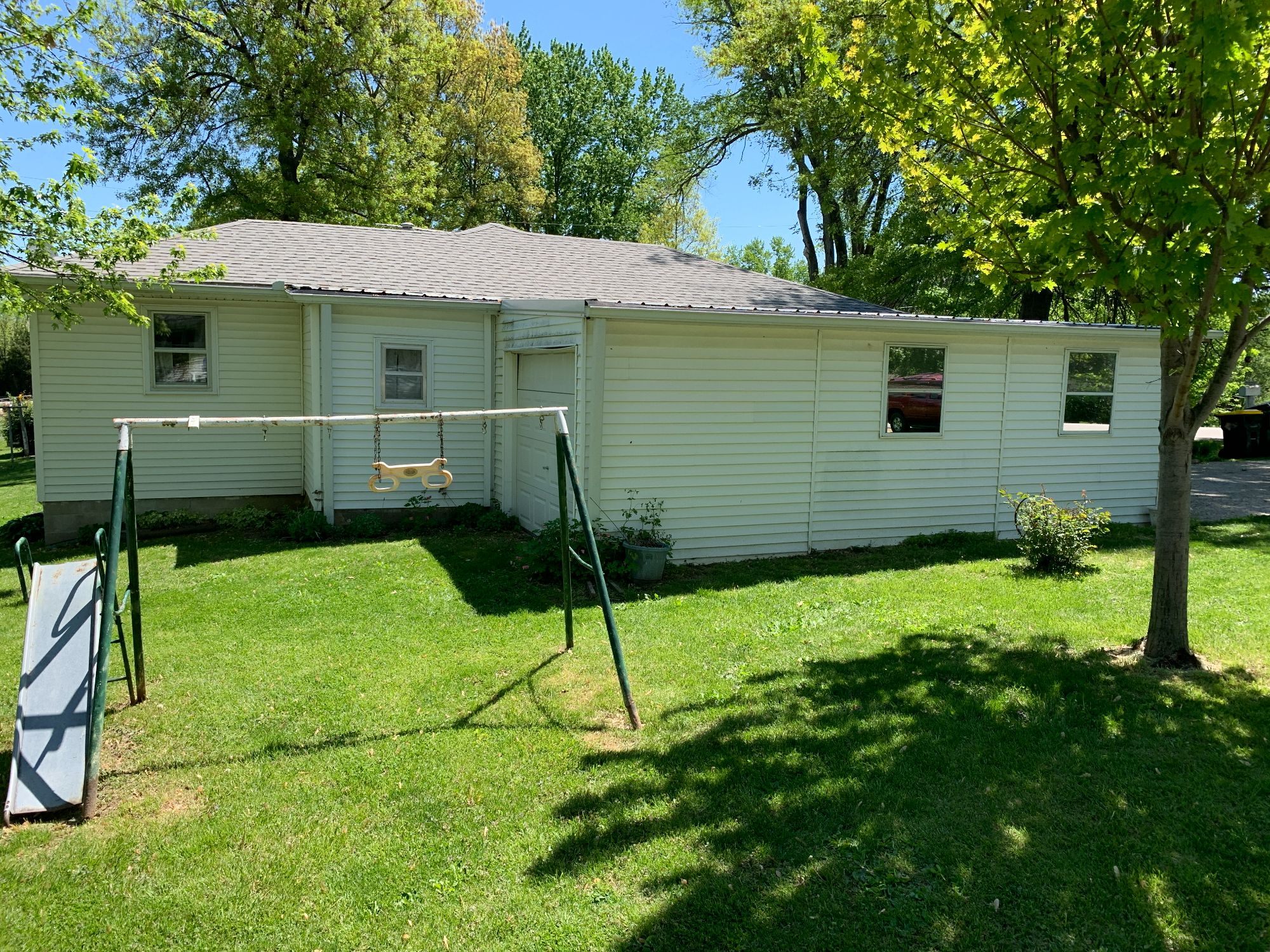Lot image 76