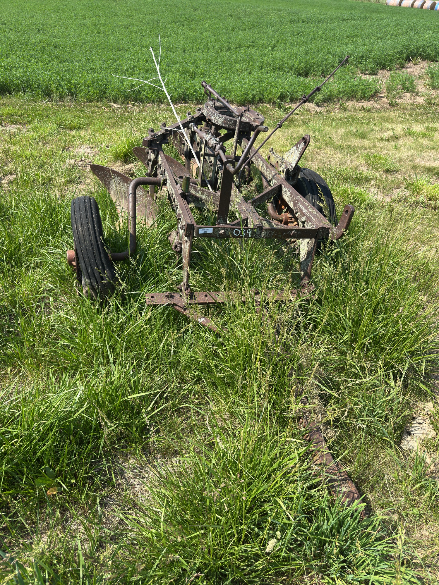 Lot image 2