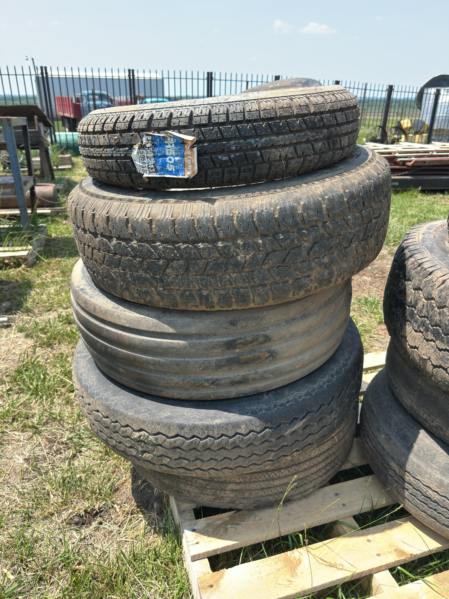 Lot image 3