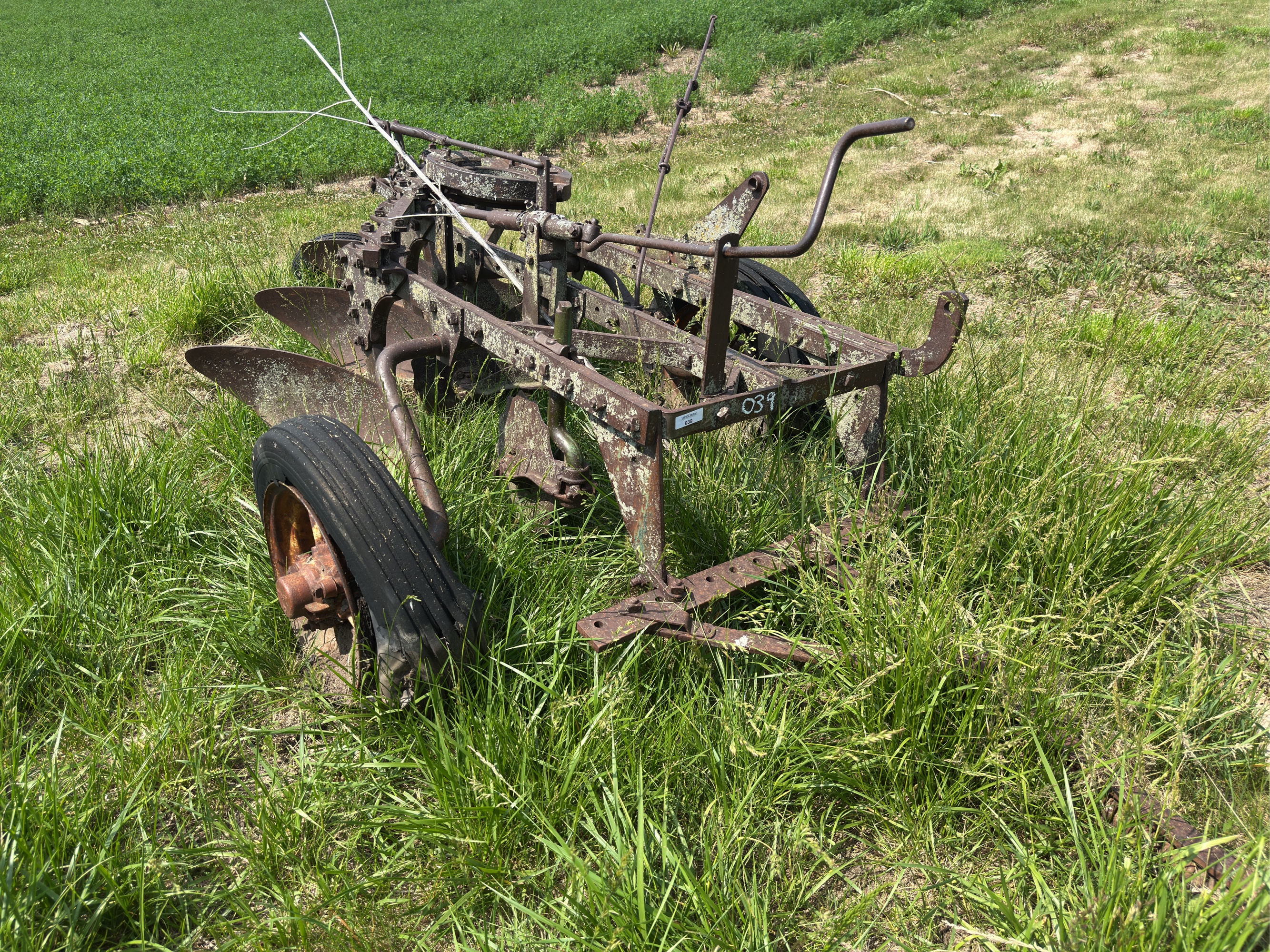 Lot image 3