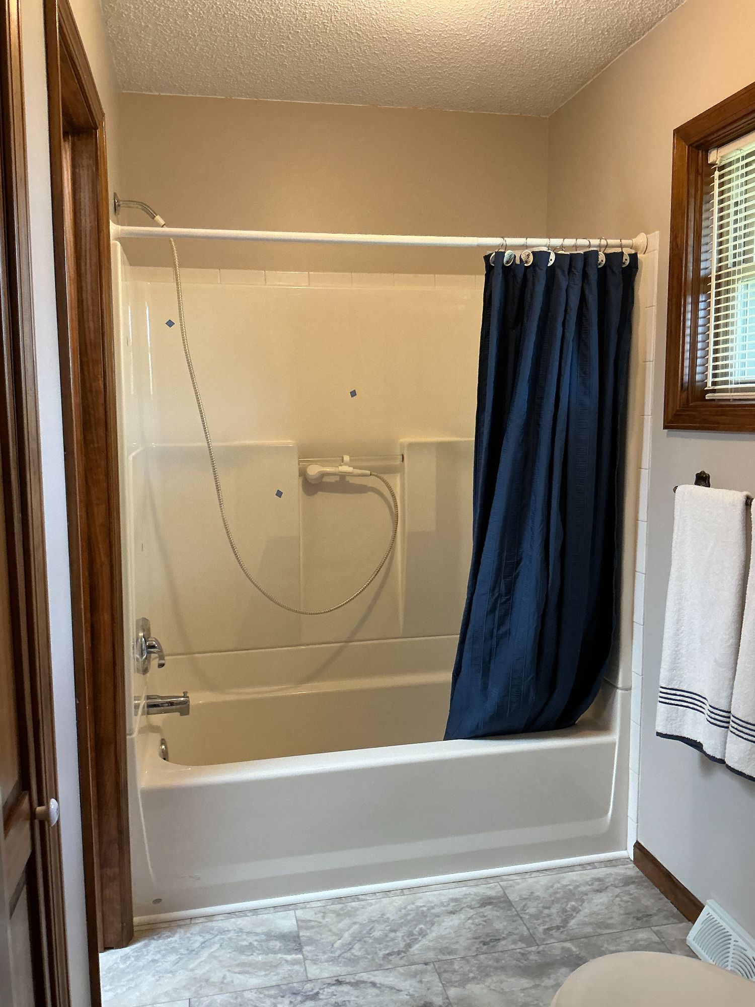 Lot image 87