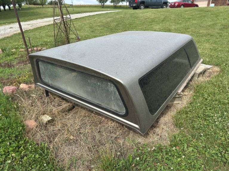 A.R.E. Fiberglass Truck Cap