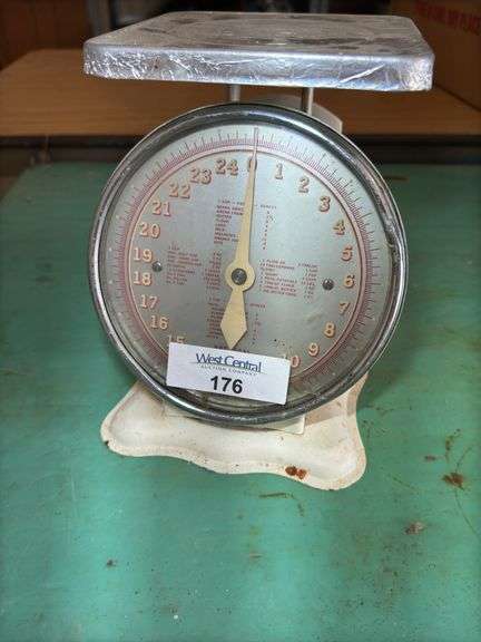 White Kitchen Scale with Formula Conversions image