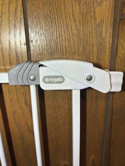 Regalo Baby Gate with Step Stool