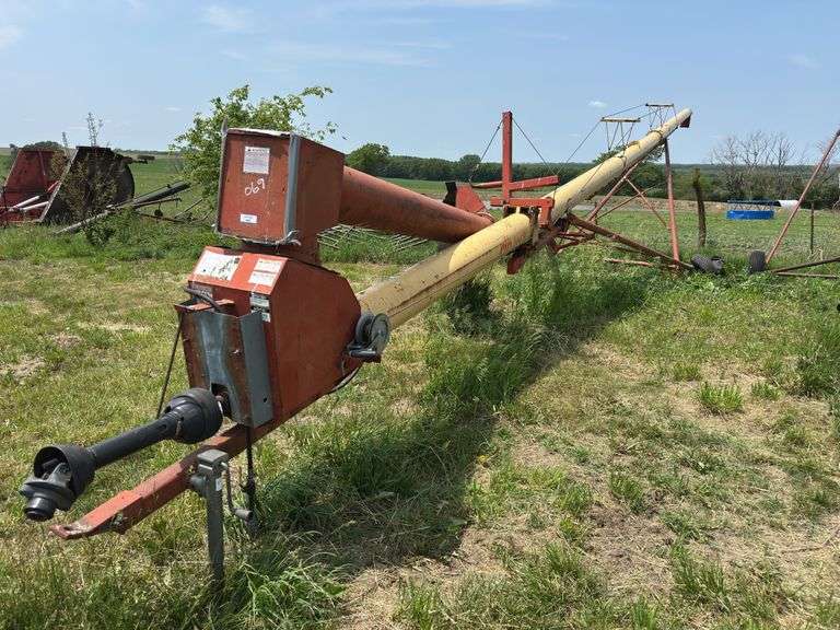 Westfield MK100-61 Grain Auger with Hopper