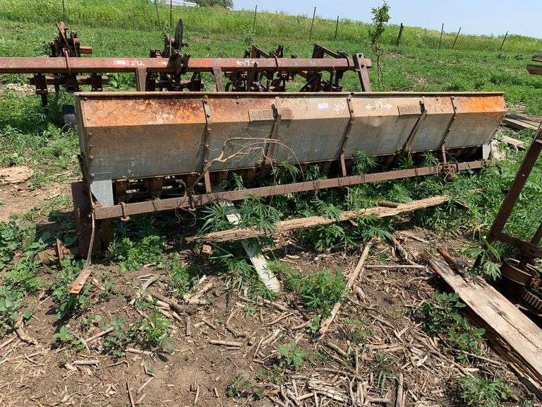 10' Farm Seeder image