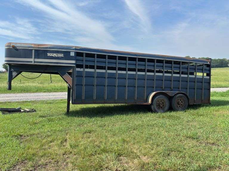 TravAlong Livestock Trailer, 1991 Gooseneck, 20ft x 82in