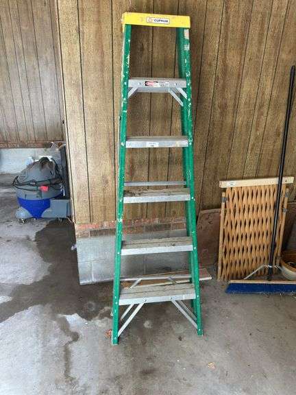 Cuprum 6-Foot Fiberglass Step Ladder image