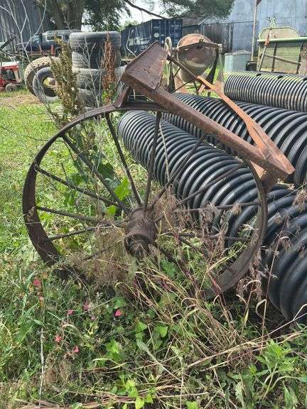 Iron Wheels w/metal frame image