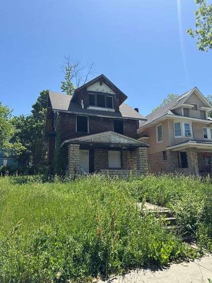 Includes both Lots    Addresses 4015 and 4011 (vacant lot) Prospect, Kansas City, MO image