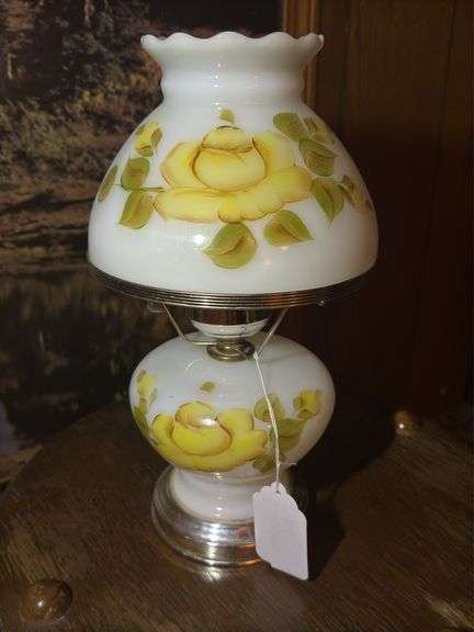 Vintage Style Table Lamp with Floral Design