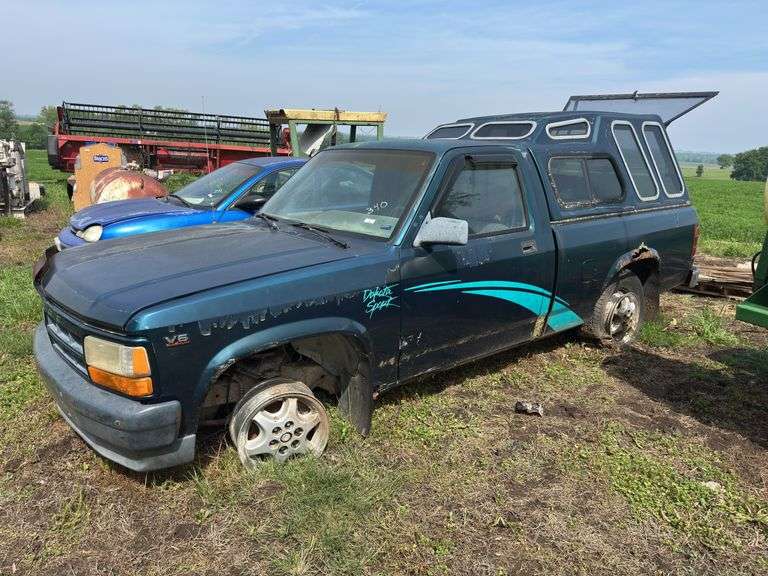 1995 Dodge Dakota Sport Pickup Truck image