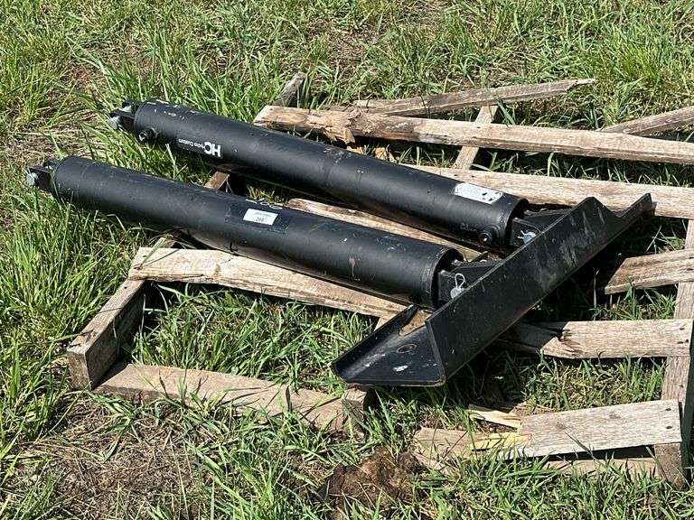 Pair of Hydro Custom Hydraulic Cylinders