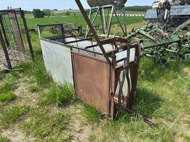 Metal Livestock Chute for Hogs