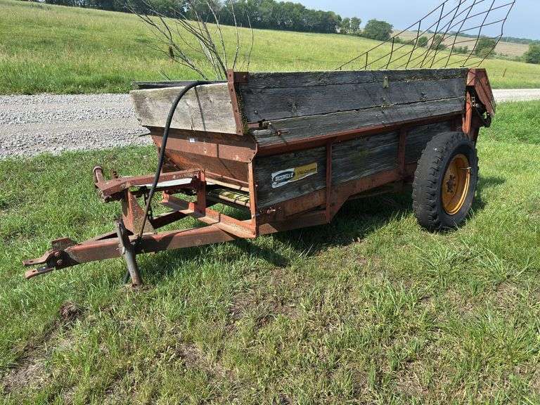 Schulz Spreadmaster Manure Spreader image
