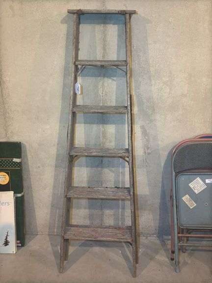 Wooden Ladder - 6 Step image