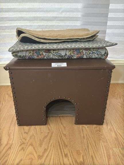 Upholstered Storage Ottoman with Cat Hole and Cushions image