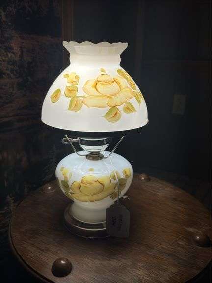 Vintage Style Table Lamp with Floral Design image