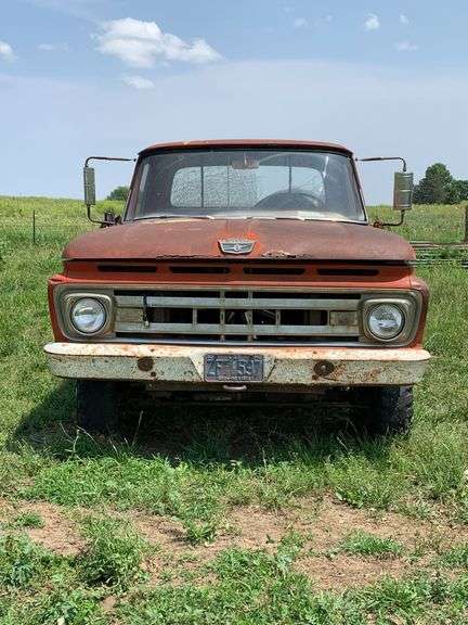 Ford F-250 Custom Cab Pickup Truck, 1963 image