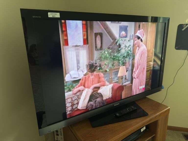 Sony Bravia 55" LCD TV Model KDL-55EX500 with Remote