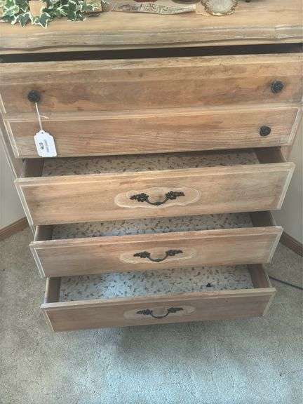 Wood 4-Drawer Chest Dresser