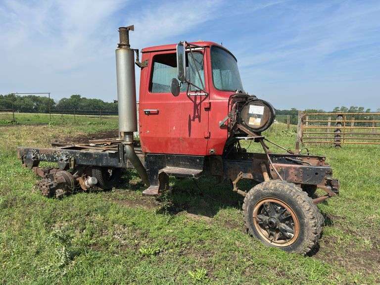 Ford Cabover Chassis Truck -Salvage image
