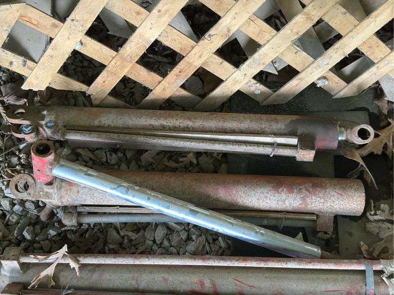 Hydraulic Cylinders parts - Lot of 4