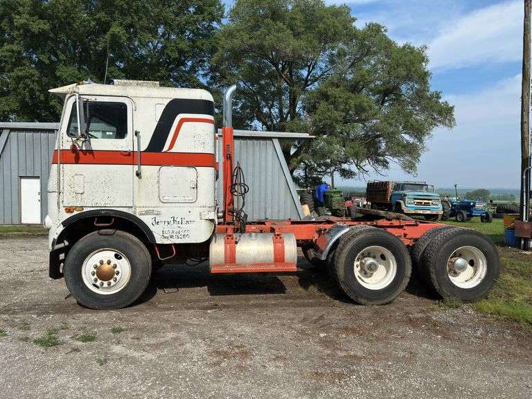 White Freightliner Cabover Tractor Truck image