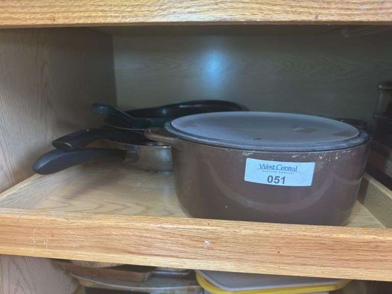 Le Creuset Dutch Oven and Frying Pans image