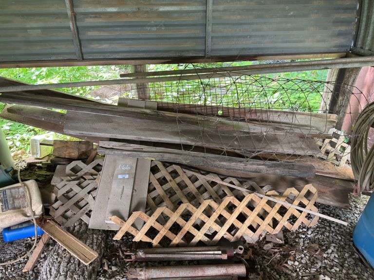 Mixed Lot of Reclaimed Wood and Fencing image