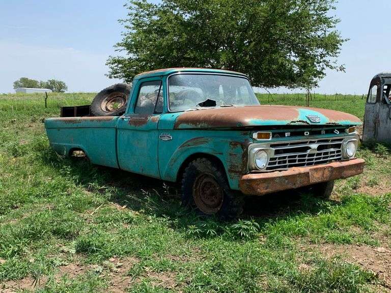 Ford F-250 Custom Cab Pickup Truck - Project/Parts Truck